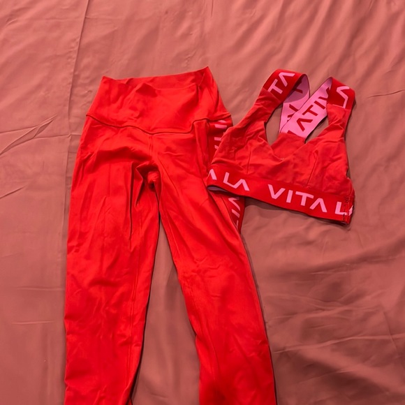 VITA LA Red Set - Picture 2 of 3